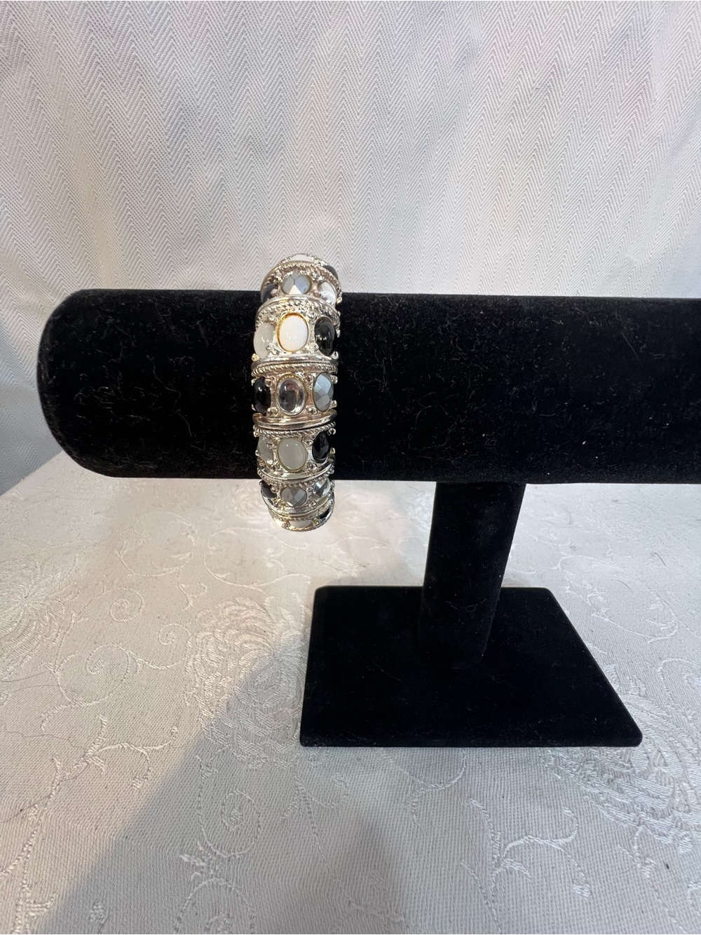 Bracelet Silver Tone Stretch Cuff Multi Stones Black Gray & White One Size